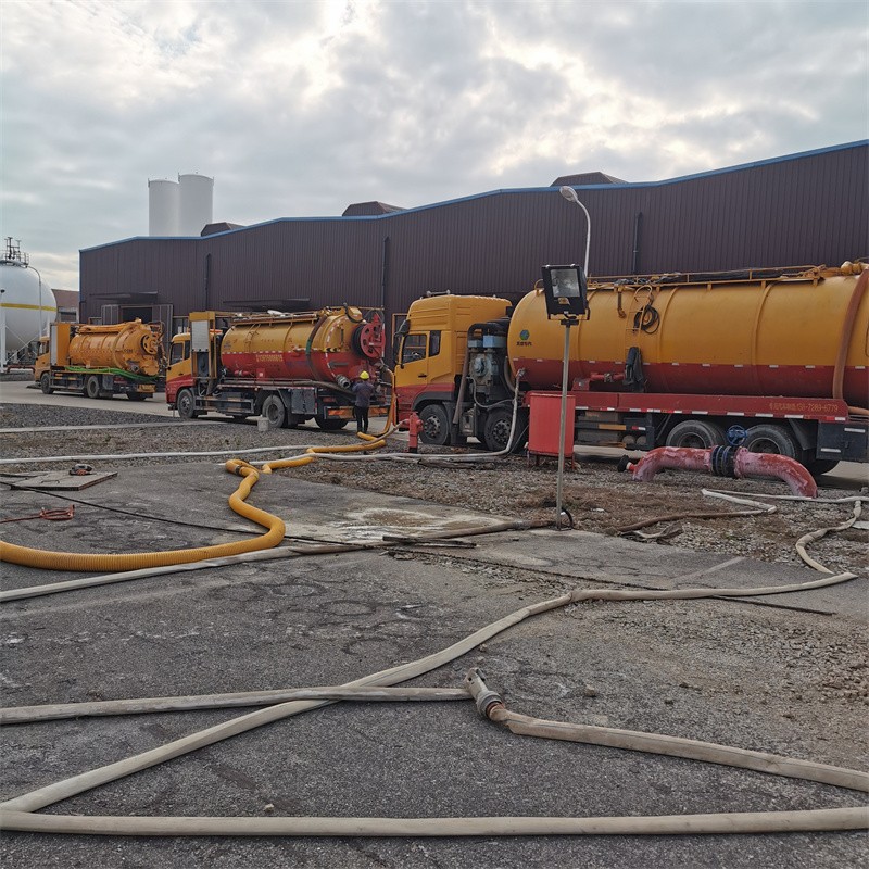 象湖污水池清理